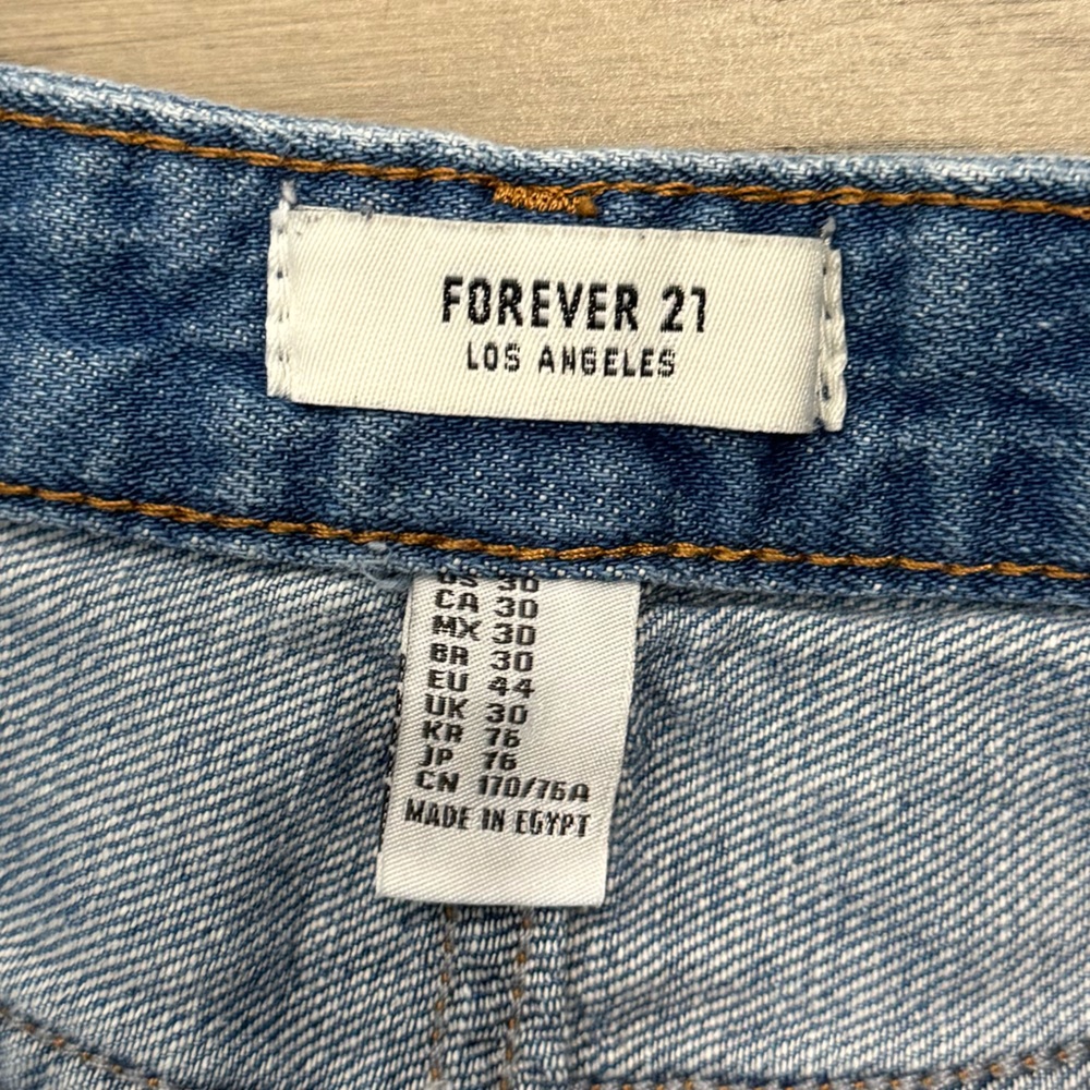 Distressed Jeans - Picture 4 of 4